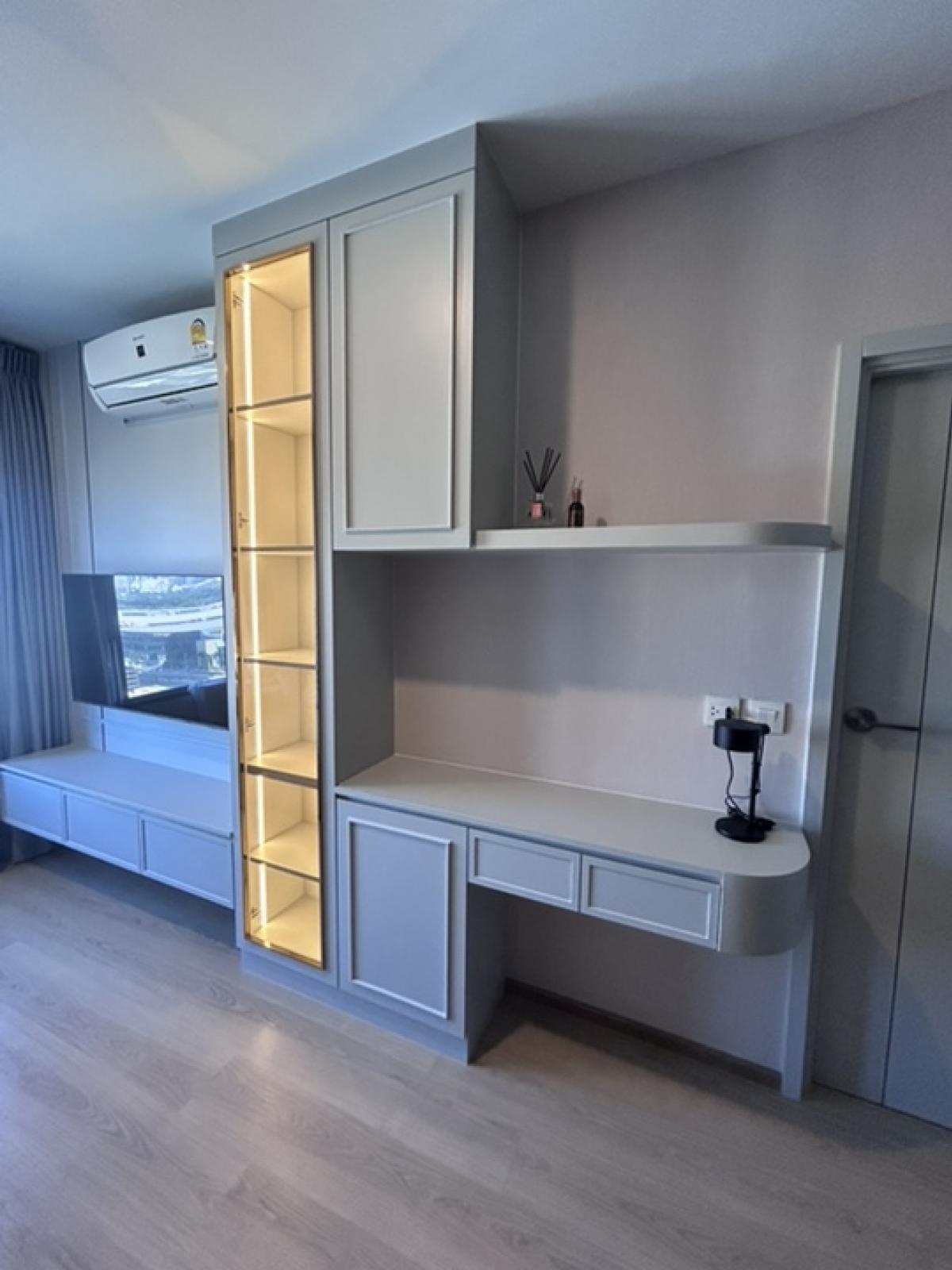 🔥ให้เช่าด่วนสุด🔥ไลฟ์ พระราม 4 - อโศก ชั้น 20 วิวเมืองสุดตระการตา พร้อมเฟอร์นิเจอร์ครบชุด พร้อมเข้าอยู่ทันที