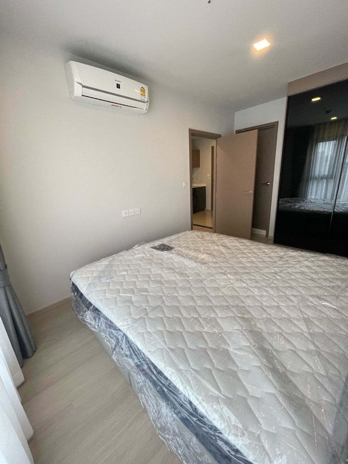 🔥ให้เช่าด่วน🔥ไลฟ์ พหล-ลาดพร้าว  เฟอร์และเครื่องใช้ไฟฟ้าครบ  ติดรถไฟฟ้าห้าแยกลาดพร้าว พร้อมเข้าอยู่