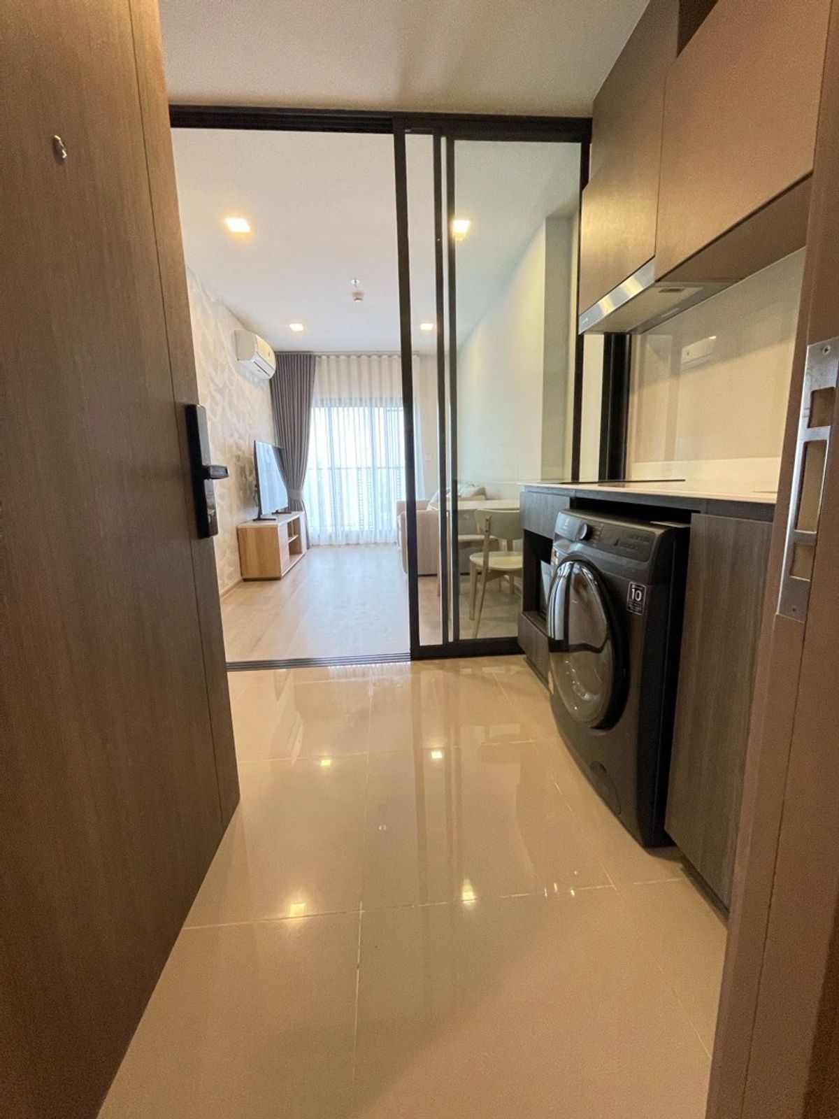 🔥ให้เช่าด่วน🔥ไลฟ์ พหล-ลาดพร้าว  เฟอร์และเครื่องใช้ไฟฟ้าครบ  ติดรถไฟฟ้าห้าแยกลาดพร้าว พร้อมเข้าอยู่