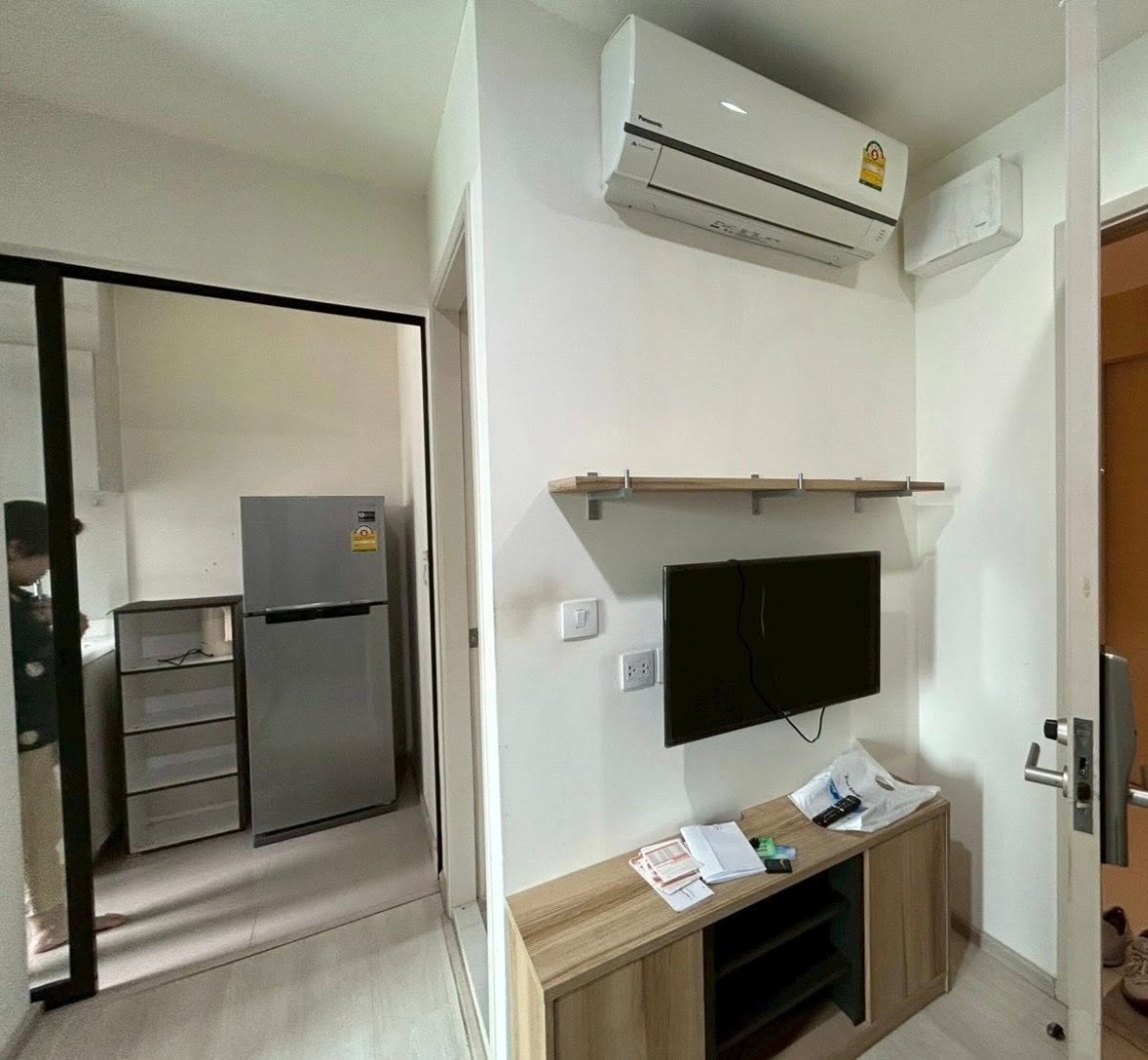 🔥ให้เช่าด่วน🔥ไลฟ์ อโศก ห้องกว้าง เป็นสัดส่วน ครัวปิดติดระเบียง เฟอร์นิเจอร์ครบพร้อมเข้าอยู่ ติดรถไฟฟ้า เดินทางสะดวก