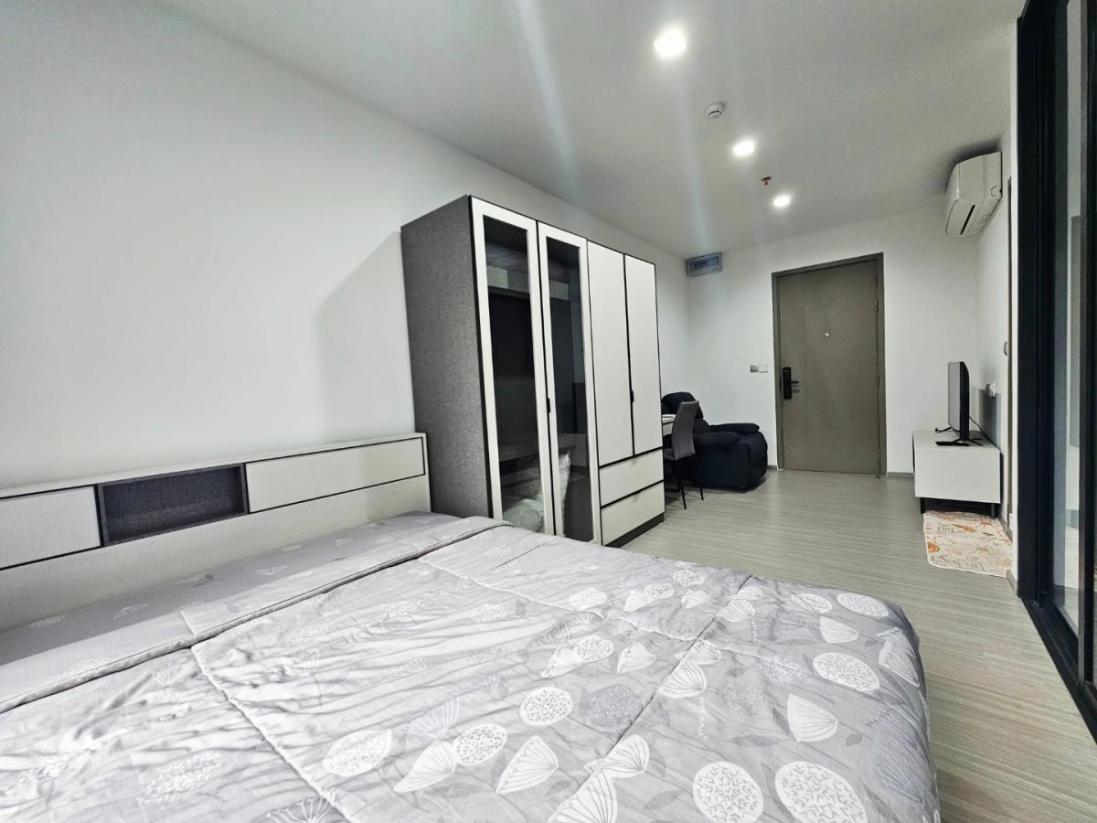 🔥ให้เช่าด่วน🔥ไลฟ์ อโศก ไฮป์ เฟอร์นิเจอร์ครบพร้อมเข้าอยู่ เพียง 300 เมตร จาก MRT พระราม 9