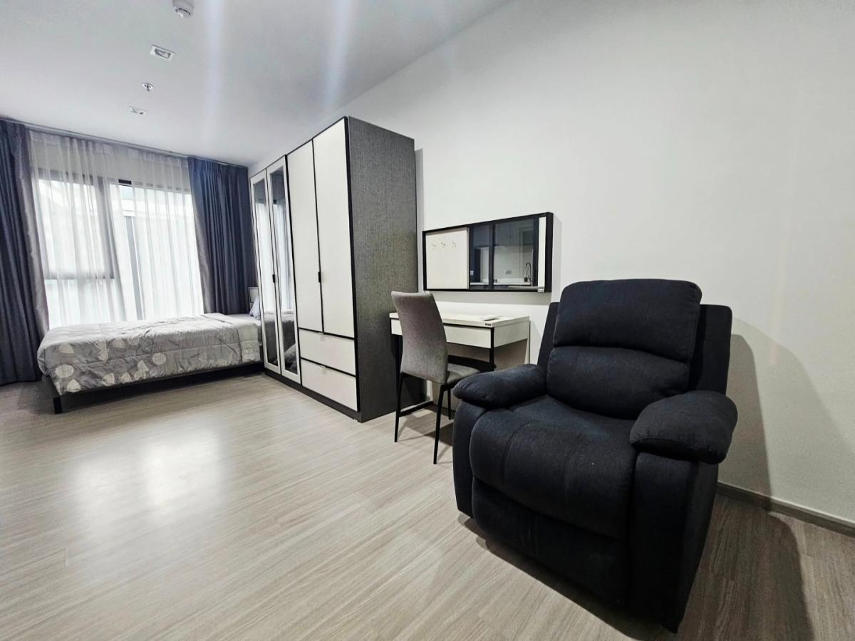 🔥ให้เช่าด่วน🔥ไลฟ์ อโศก ไฮป์ เฟอร์นิเจอร์ครบพร้อมเข้าอยู่ เพียง 300 เมตร จาก MRT พระราม 9