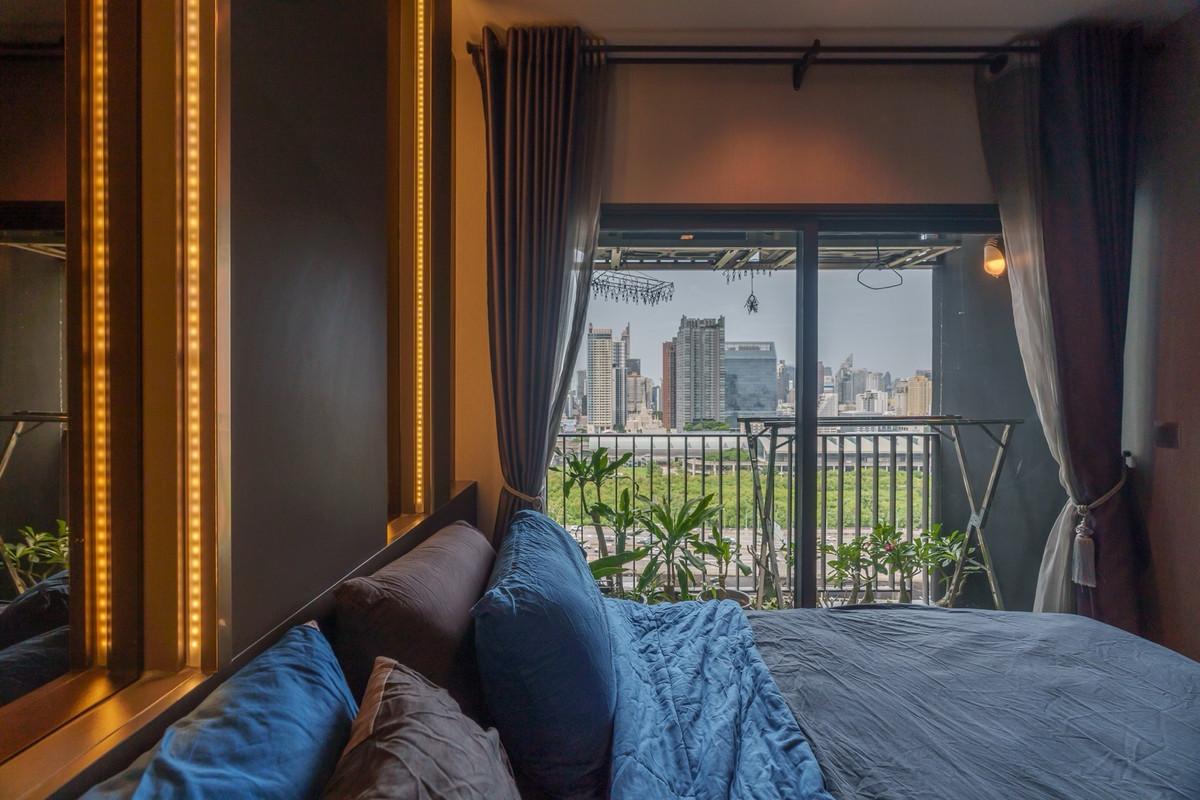 🔥ให้เช่าด่วน🔥ไลฟ์ อโศก - พระราม 9  วิวเมือง + Airport Rail Link  เฟอร์นิเจอร์ครบพร้อมเข้าอยู่ ติดรถไฟฟ้า เดินทางสะดวก