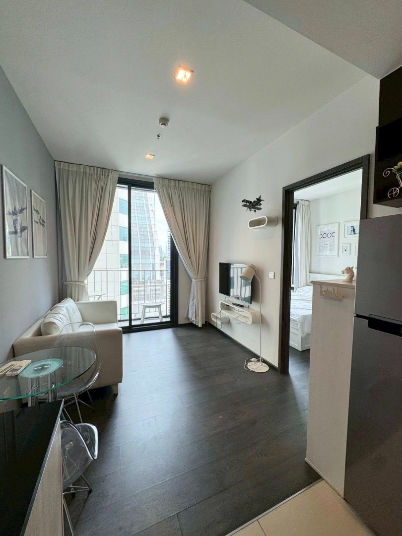 🔥ให้เช่าด่วน🔥เอดจ์ สุขุมวิท 23 ห้องกว้าง วิวสวย เฟอร์นิเจอร์ครบพร้อมเข้าอยู่ ใกล้ BTS อโศก และ MRT สุขุมวิท