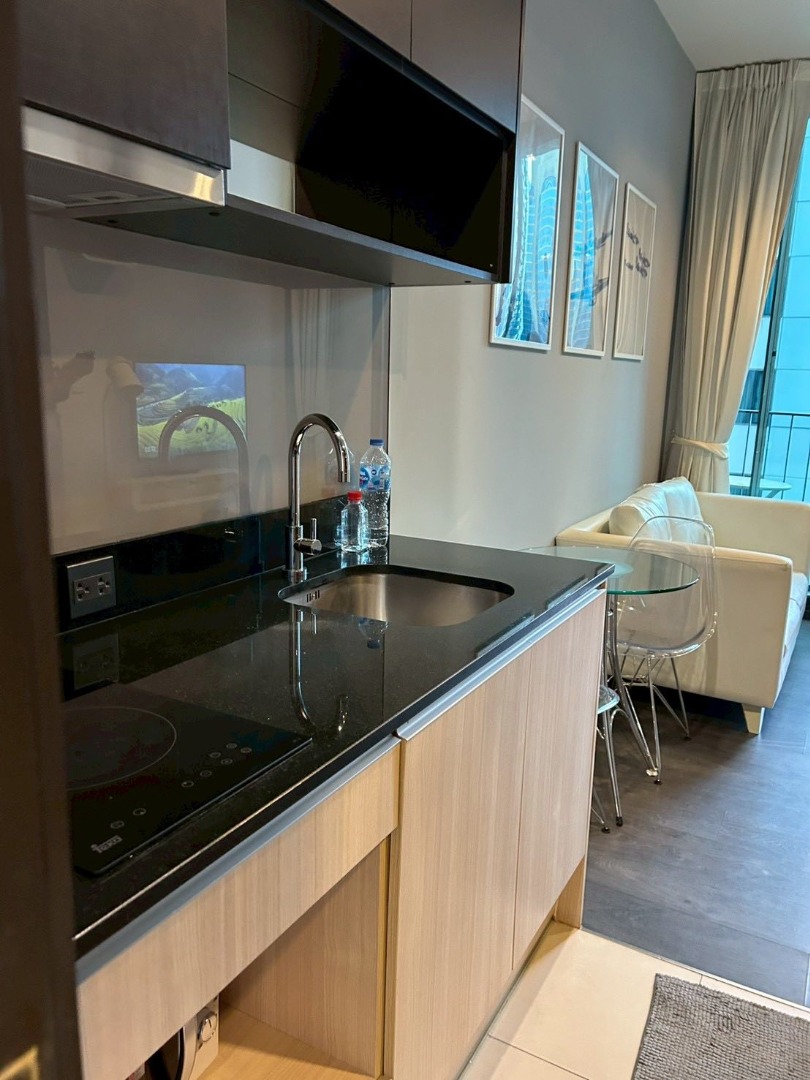 🔥ให้เช่าด่วน🔥เอดจ์ สุขุมวิท 23 ห้องกว้าง วิวสวย เฟอร์นิเจอร์ครบพร้อมเข้าอยู่ ใกล้ BTS อโศก และ MRT สุขุมวิท