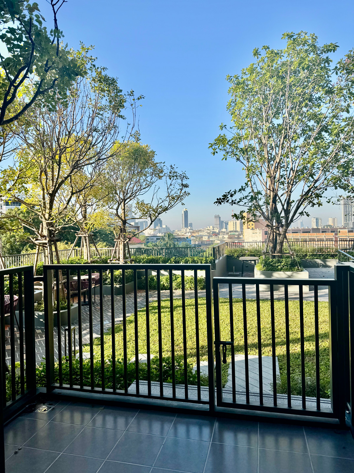 🔥ให้เช่าด่วน🔥โฟล บาย แสนสิริ ห้องกว้าง 2ห้องนอน เฟอร์นิเจอร์ครบพร้อมเข้าอยู่ทันที ใกล้ ICON SIAM 350 เมตร