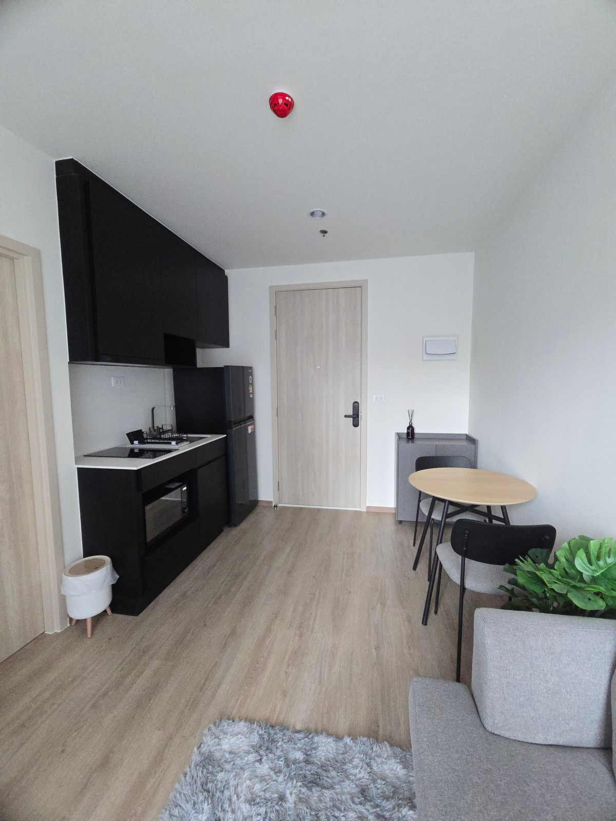 🔥ให้เช่าด่วน🔥โนเบิล นิว ดิสทริค อาร์ไนน์ ห้องมุม วิวสวย ส่วนกลางจัดเต็ม เฟอร์นิเจอร์ครบพร้อมเข้าอยู่ ใกล้รถไฟฟ้า MRT พระราม 9