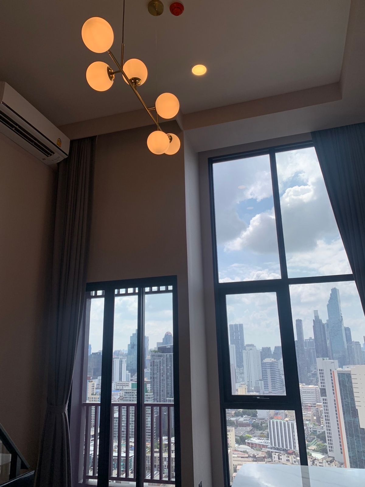 🔥ให้เช่าด่วน🔥พาร์ค ออริจิ้น จุฬา - สามย่าน เฟอร์นิเจอร์ครบพร้อมเข้าอยู่  ใกล้ MRT หัวลำโพง