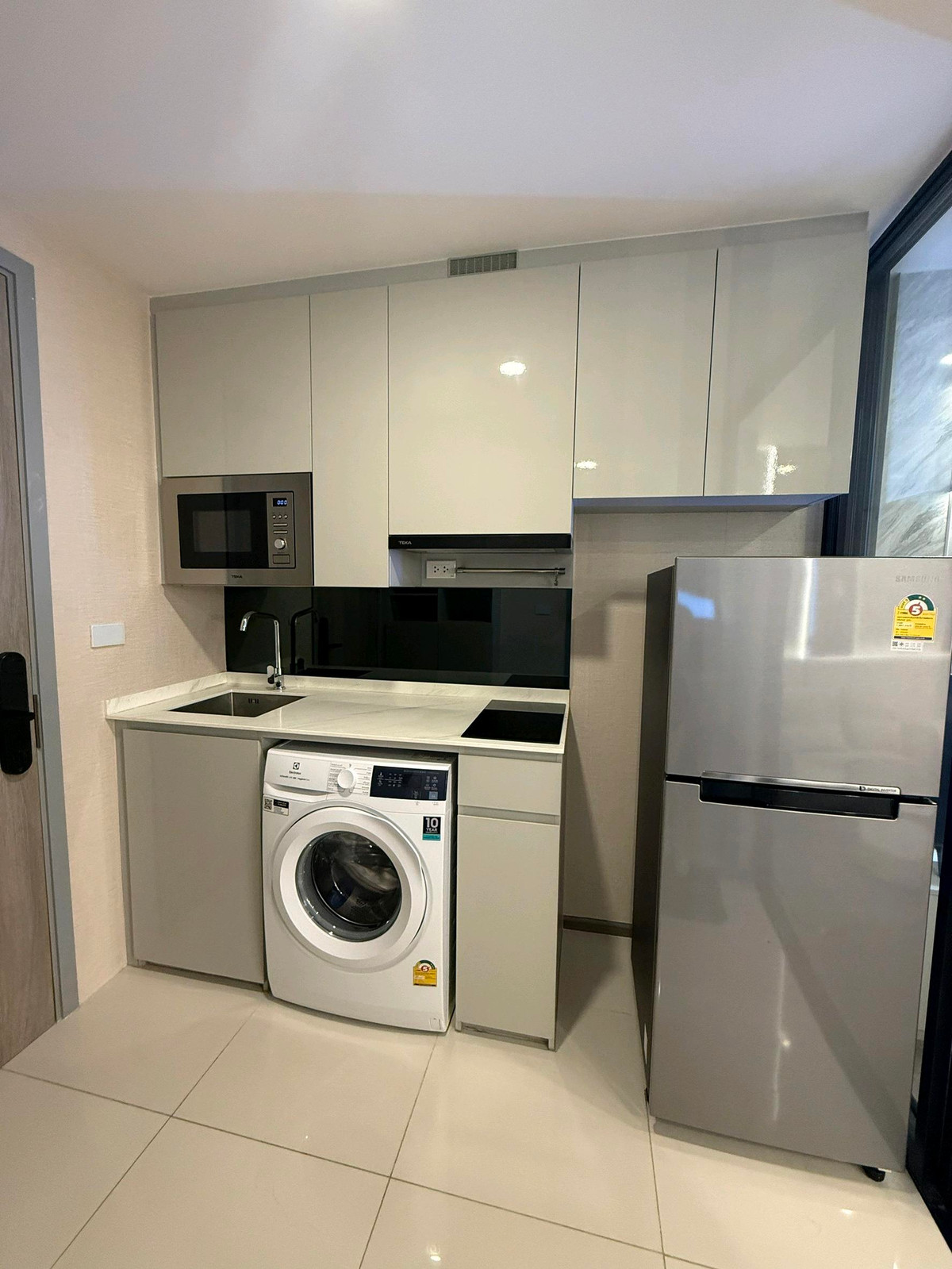 🔥ให้เช่าด่วน🔥โซโห​ แบงค็อก​ รัชดา ห้องสวย เฟอร์นิเจอร์ครบพร้อมเข้าอยู่ ใกล้รถไฟฟ้า MRT ห้วยขวาง