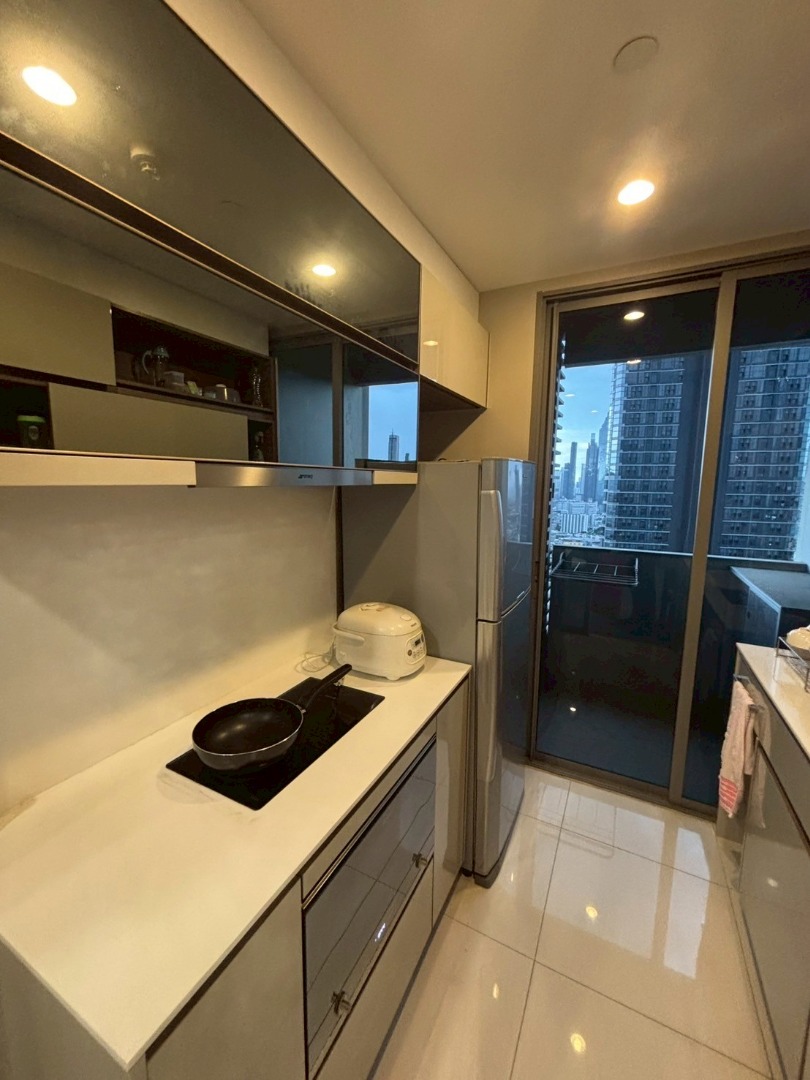 🔥ขายด่วน🔥เดอะ รูม พระราม 4 ใกล้สถานีรถไฟฟ้า MRT หัวลำโพง เฟอร์นิเจอร์ครบ พร้อมเข้าอยู่