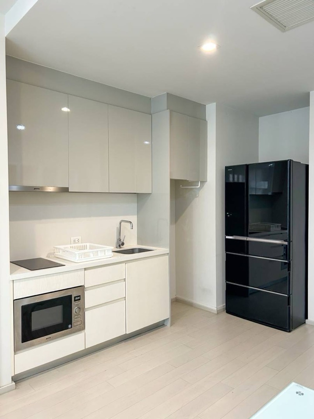 🔥ให้เช่าด่วน🔥Noble Ploenchit ห้องโปร่งโล่ง สบายตา บิ้วอินเฟอร์นิเจอร์ครบ พร้อมเข้าอยู่ ❗