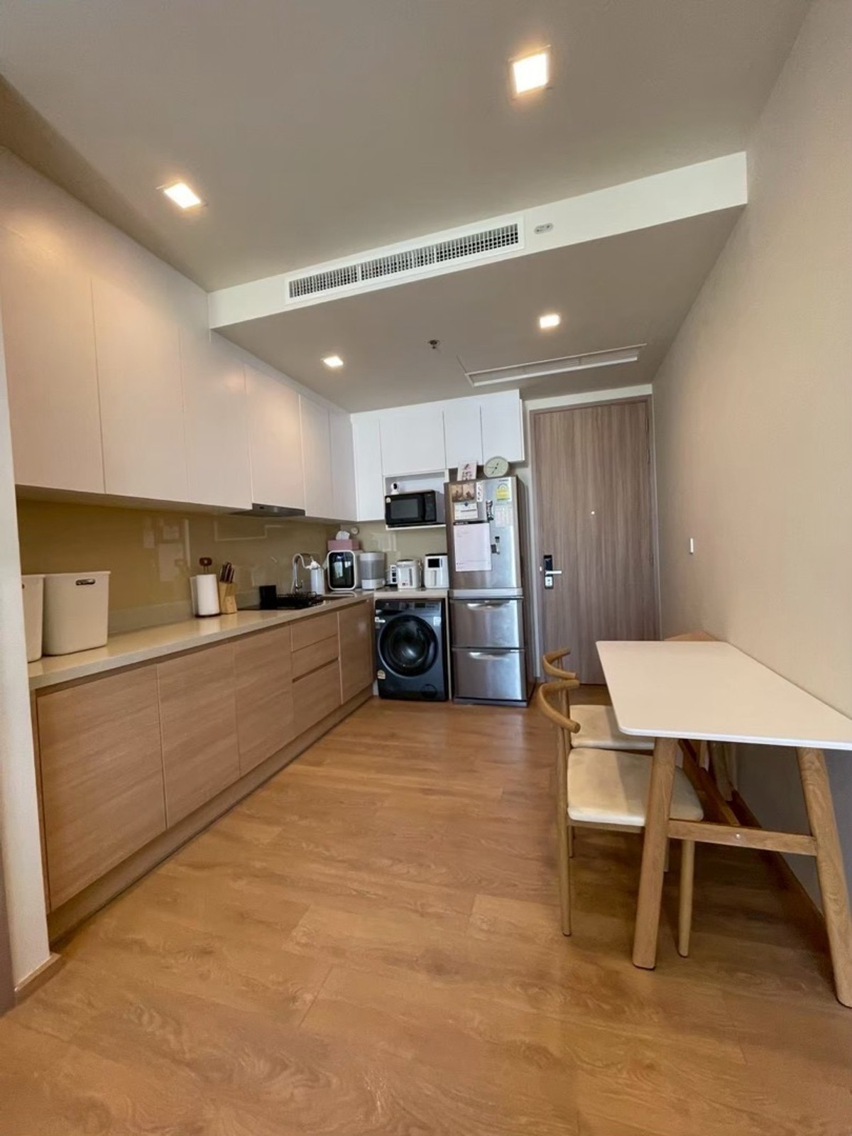 🔥ให้เช่าด่วน🔥Noble Around Sukhumvit 33 ห้องสวย ตกแต่งครบครัน ทั้งเฟอร์นิเจอร์ และ เครื่องใช้ไฟฟ้า พร้อมเข้าอยู่ได้ทันที ใกล้ เอ็มควอเทียร์ 400 เมตร❗