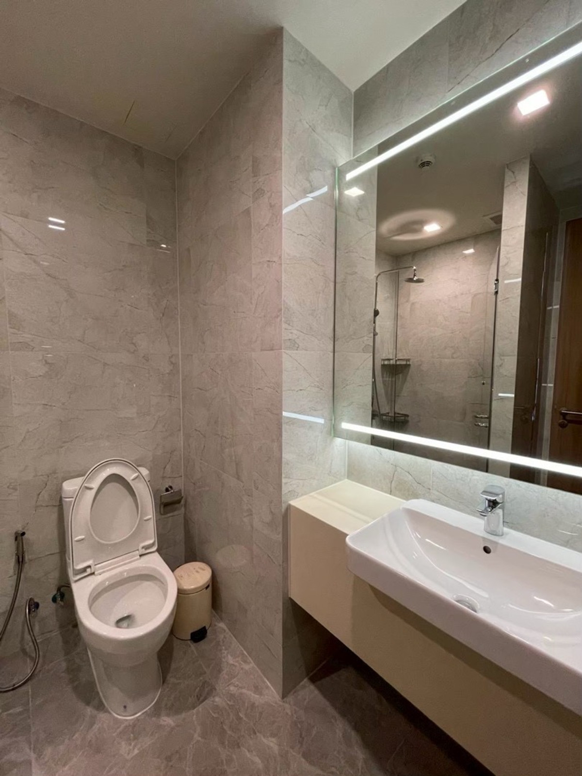 🔥ให้เช่าด่วน🔥Noble Around Sukhumvit 33 ห้องสวย ตกแต่งครบครัน ทั้งเฟอร์นิเจอร์ และ เครื่องใช้ไฟฟ้า พร้อมเข้าอยู่ได้ทันที ใกล้ เอ็มควอเทียร์ 400 เมตร❗