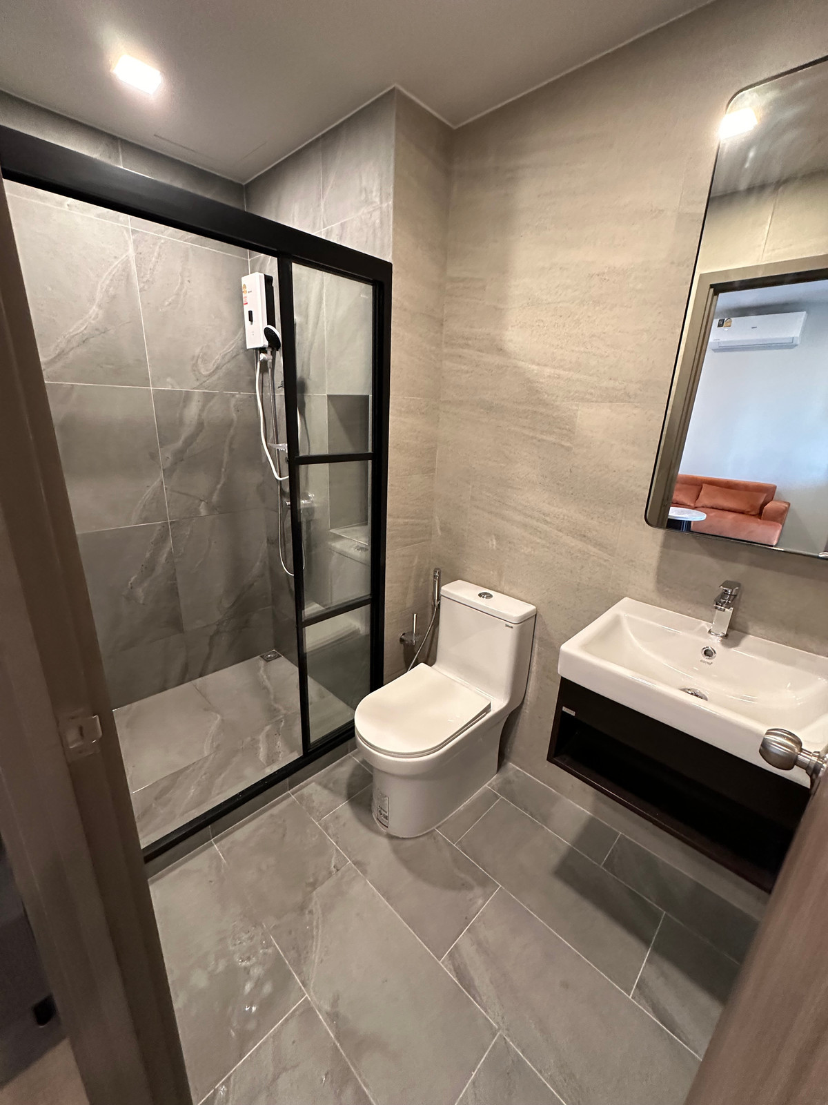 🔥ให้เช่าด่วน🔥Metris District Ladprao ห้องใหม่มือ1 เลี้ยงสัตว์ได้ เฟอร์นิเจอร์ - เครื่องใช้ไฟฟ้าใหม่หมด เดินทางสะดวกใกล้ 5 แยกลาดพร้าว และห้างสรรพสินค้าต่างๆ ราคานี้ไม่มีอีกแล้ว ❗