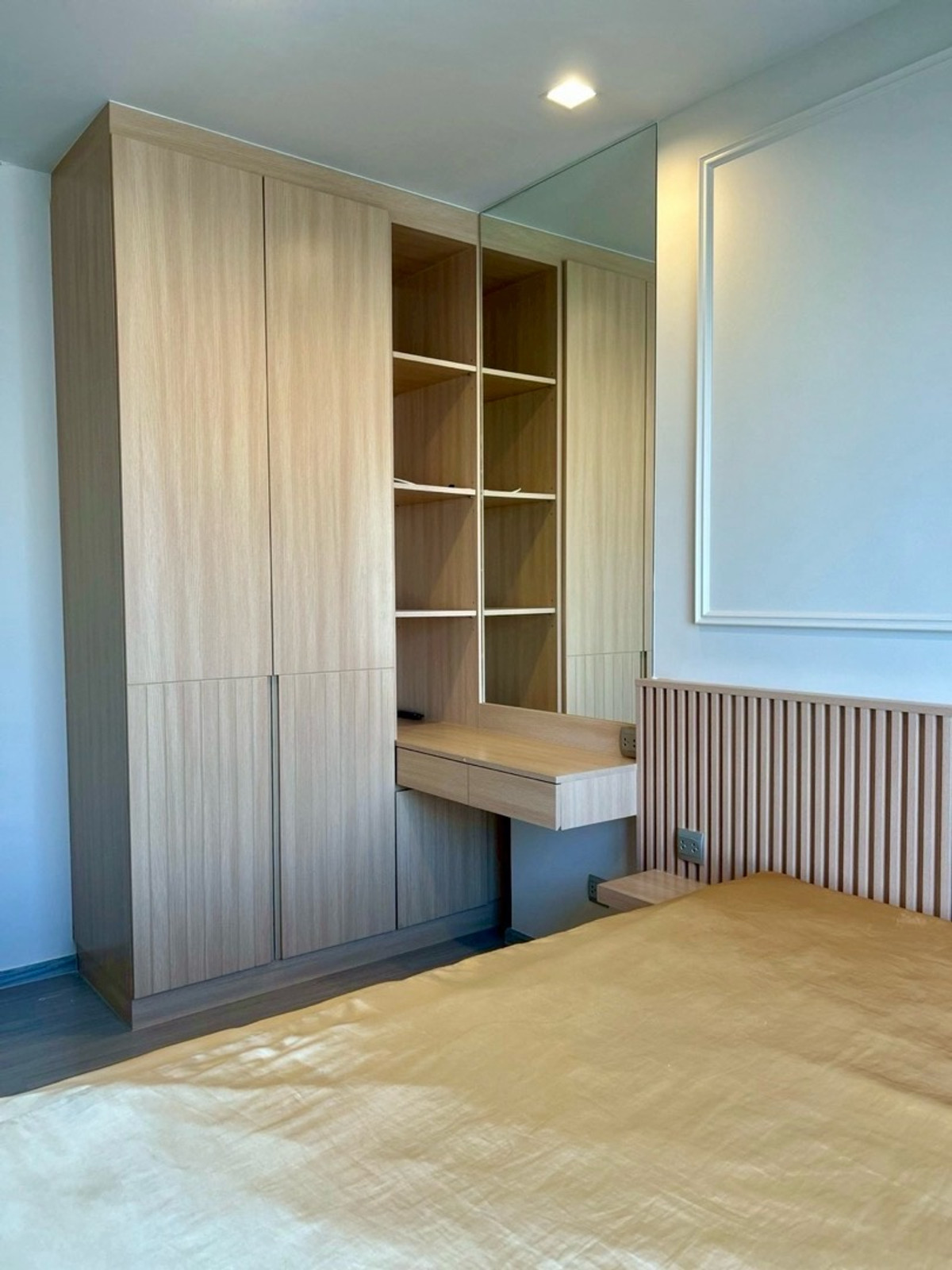 🔥ให้เช่าด่วน🔥ไลฟ์ อโศก ไฮป์ ห้องกว้าง เฟอร์นิเจอร์ครบพร้อมเข้าอยู่