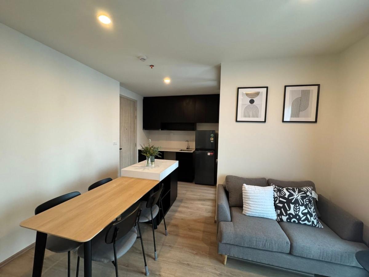 🔥ให้เช่าด่วน 🔥Nue District R9 ห้องสวย 2 ห้องนอน 1 ห้องน้ำ ตกแต่งครบทั้ง เฟอร์นิเจอร์ - เครื่องใช้ไฟฟ้า พร้อมเข้าอยู่ เดินทางสะดวกใกล้ MRT พระราม 9 ❗