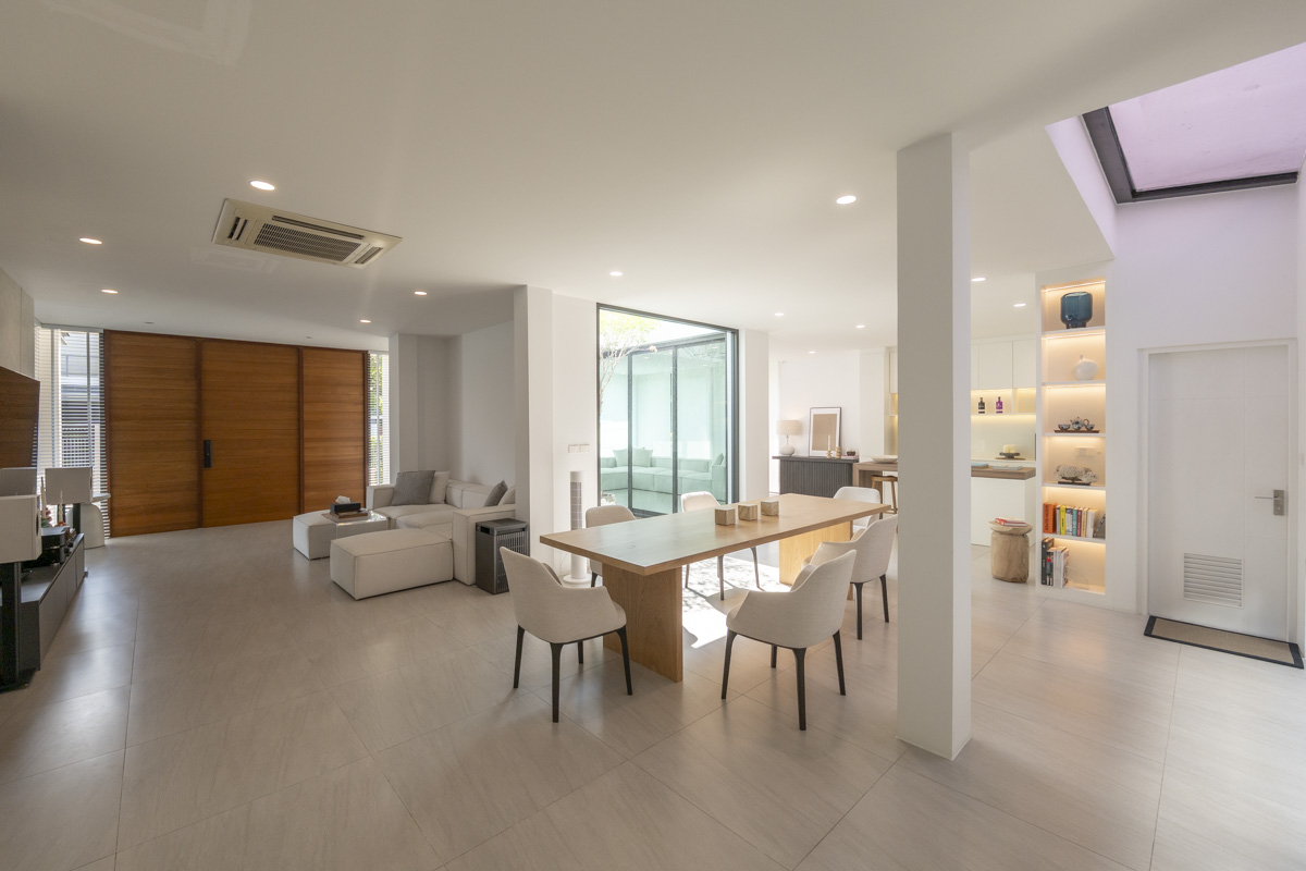 🔥ขายด่วน+🔥เศรษฐสิริ ศรีนครินทร์-พระราม 9 เฟอร์นิเจอร์ครบ พร้อมเข้าอยู่