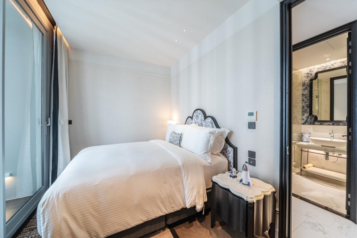 🔥ให้เช่าด่วน🔥LA CLEF Two - Bedroom Premier 95 ตร.ม. ใกล้ BTS ทองหล่อ 150 เมตร ห้องสวยพร้อมเข้าอยู่ + ฟรี Wi-fi + ทำความสะอาด 3 ครั้ง/สัปดาห์ + เลี้ยงสัตว์ได้