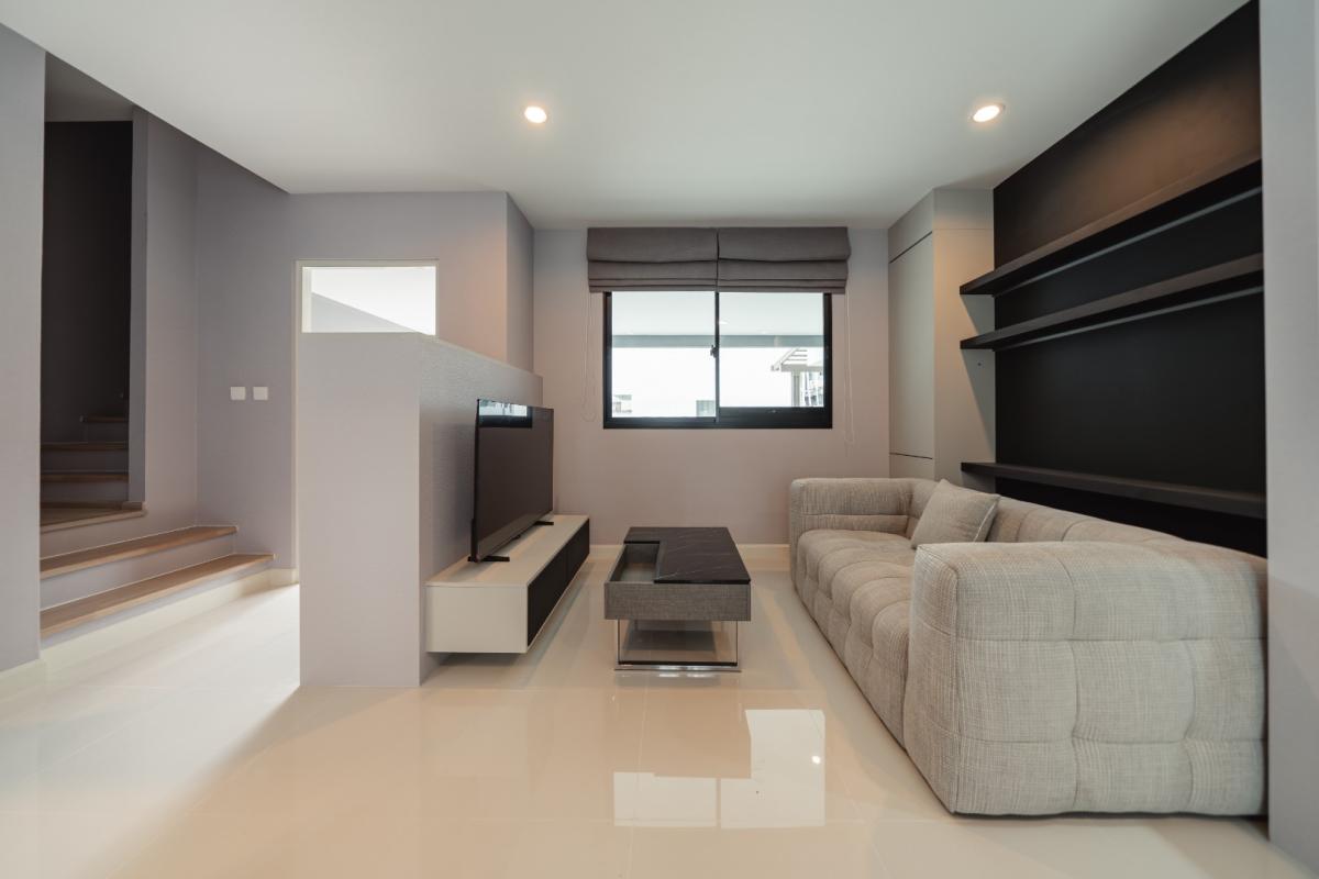 🔥เช่าด่วน🔥ทาวน์โฮม เนอวานา ดีฟายน์ กรุงเทพกรีฑา ใกล้สถานีรถไฟฟ้า MRT สถานีศรีกรีฑา เฟอร์นิเจอร์ครบ พร้อมเข้าอยู่