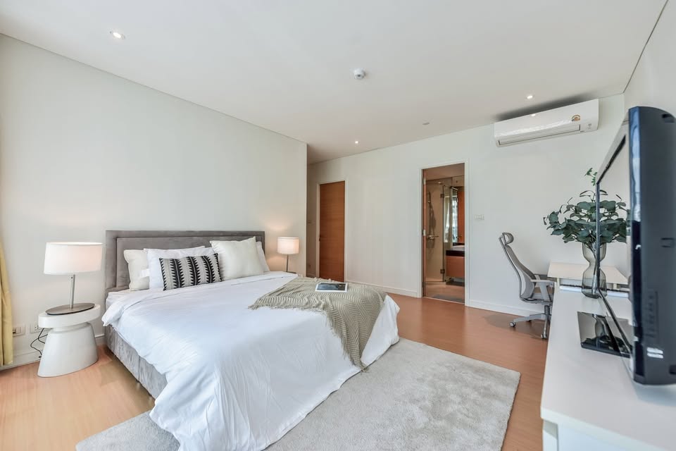 🔥เช่าด่วน+🔥ฟูลเลอตัน สุขุมวิท ใกล้สถานีรถไฟฟ้า BTS เอกมัยและ BTS ทองหล่อ เฟอร์นิเจอร์ครบ พร้อมเข้าอยู่