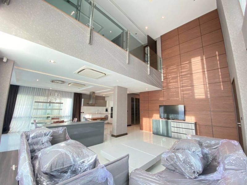 🔥เช่าด่วน+🔥 อิสสระ เรสซิเดนซ์ พระราม 9 ใกล้สถานีรถไฟฟ้าสายสีส้ม สถานีประดิษฐ์มนูธรรม เฟอร์นิเจอร์ครบพร้อมเข้าอยู่