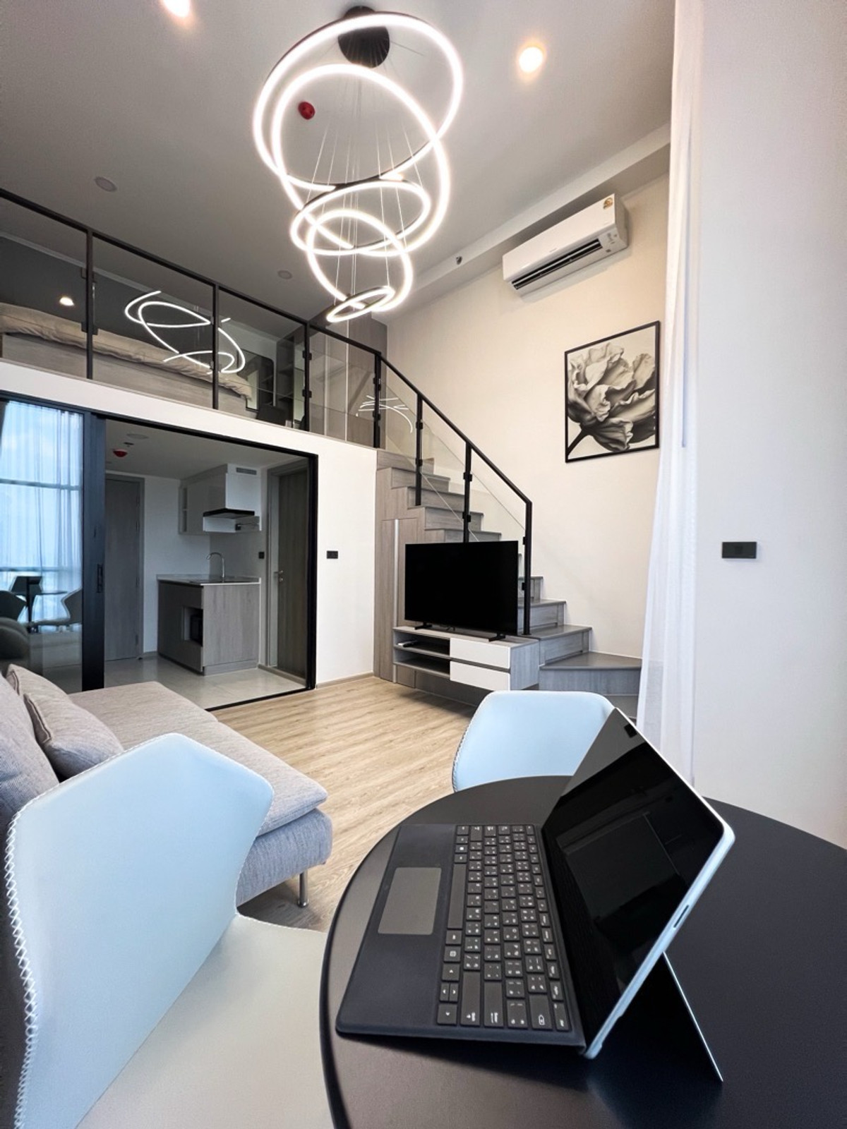 🔥ให้เช่าด่วน🔥ออริจิ้น ปลั๊ก แอนด์ เพลย์ สิรินธร สเตชั่น ห้องแต่งสวย เพดานสูง วิวไม่บล็อค เฟอร์นิเจอร์ครบพร้อมเข้าอยู่  ใกล้ MRT สิรินธร