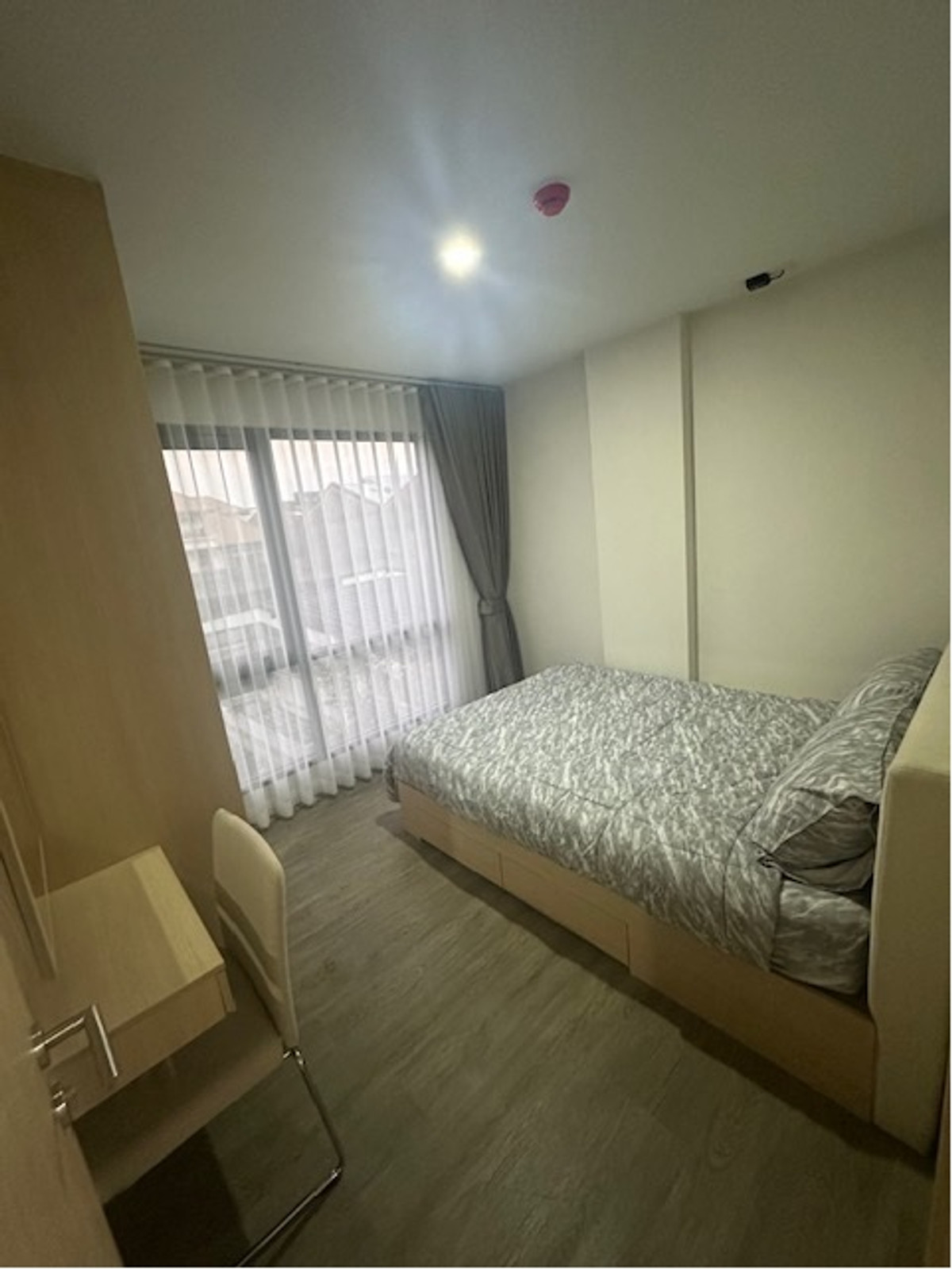 🔥ให้เช่าด่วน🔥The Shade Sathorn ห้องใหม่พร้อมอยู่  เฟอร์ฯครบ  หิ้วกระเป๋าเข้าอยู่ได้เลย วิวหมู่บ้าน สงบ