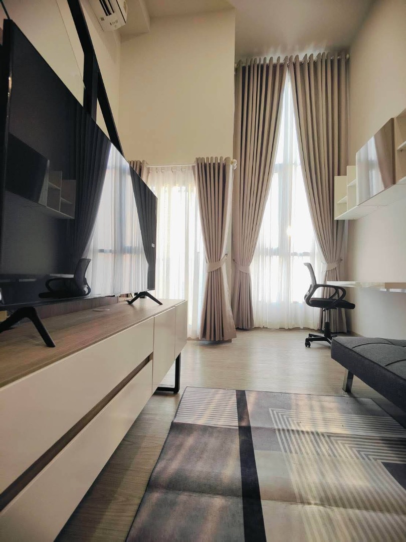 🔥ให้เช่าด่วน🔥 ออริจิ้น ปลั๊ก แอนด์ เพลย์ รามคำแหง ทริปเปิ้ล สเตชั่น  เหมาะสำหรับการอยู่อาศัยที่ต้องการพื้นที่ใช้งานที่ยืดหยุ่น