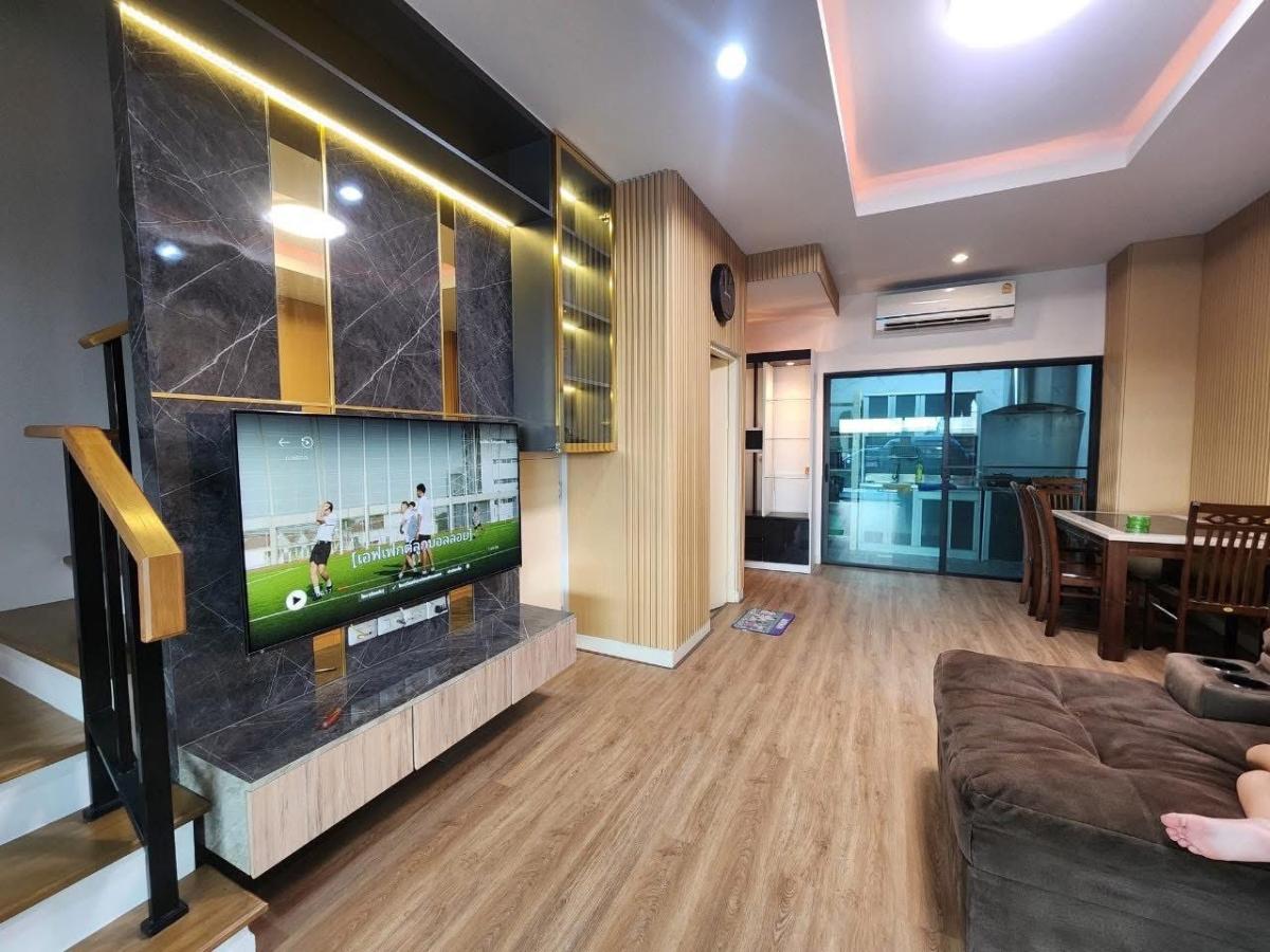 🔥ให้เช่าด่วน🔥บ้านกลางเมือง พระราม9-กรุงเทพกรีฑา บ้านติดถนนหลัก กรุงเทพกรีฑาตัดใหม่ ใกล้โรงเรียนนานาชาติ