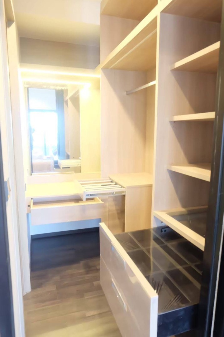 🔥ให้เช่าด่วน🔥เดอะ ไลน์ อโศก รัชดา ใกล้ MRT พระราม 9 แค่ 300 ม. + ห้องใหญ่มี Walk-in Closet หายากในย่านนี้ 🚆✨ อยู่สบาย ฟังก์ชันครบ ใจกลางเมือง