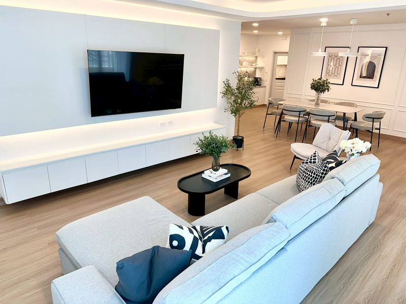 🔥ให้เช่าด่วน🔥 แกรนด์ หลังสวน  ห้องใหม่ 100% พร้อมอยู่ ฟีลบ้านในคอนโด 3 ห้องนอน + 3 ระเบียง พื้นที่กว้าง สำหรับการอยู่อาศัยระดับไฮเอนด์